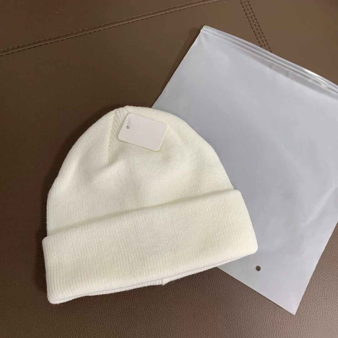Joker padded warm windproof wool hat in autumn and winter.