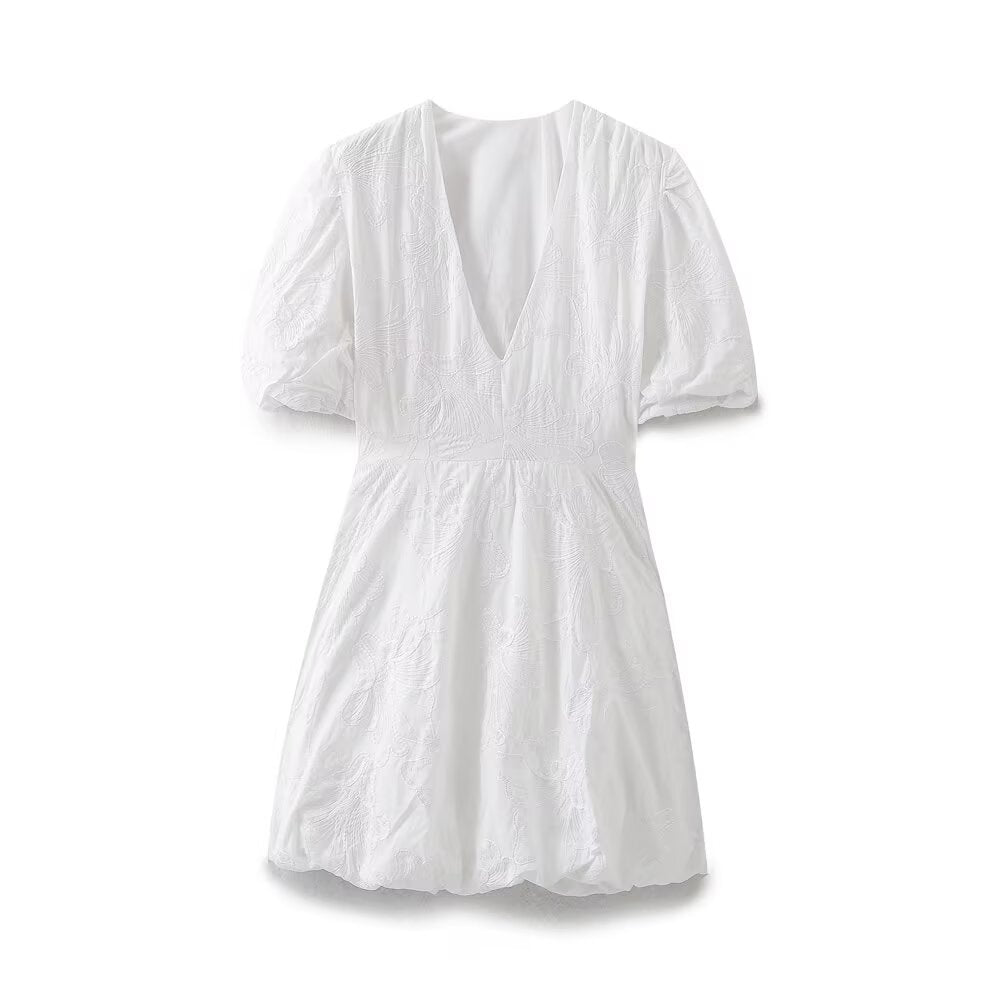 Women's new fashion slim short sleeved V-neck embroidered fluffy mini dress