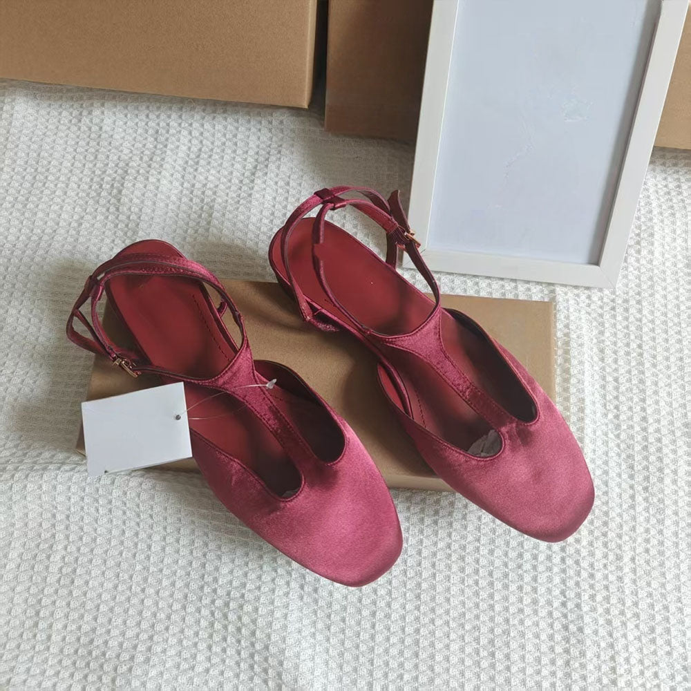 Women's 2025 New Fashion Joker Baotou Design Flat Sandals Shallow Hollow Rear Strap Shoes.